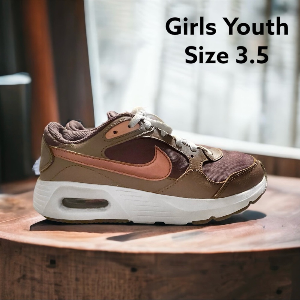 NIKE AIR MAX GIRLS (youth) size 3.5